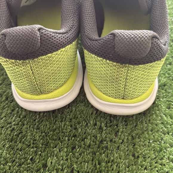 Women Nike Training In Season TR 6 Grey & Lime - Picture 5 of 10